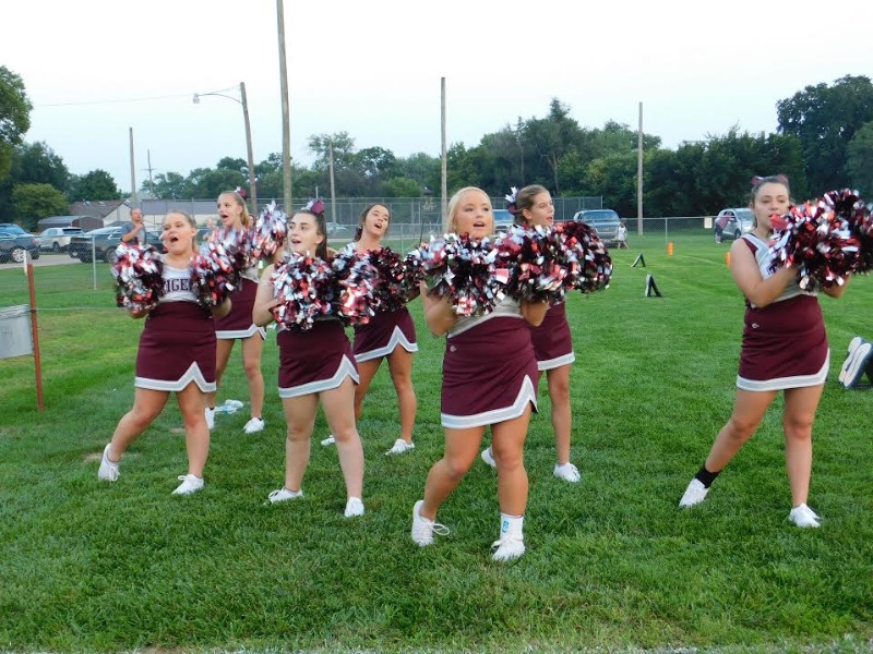 Lewiston School - Cheerleaders October 2018